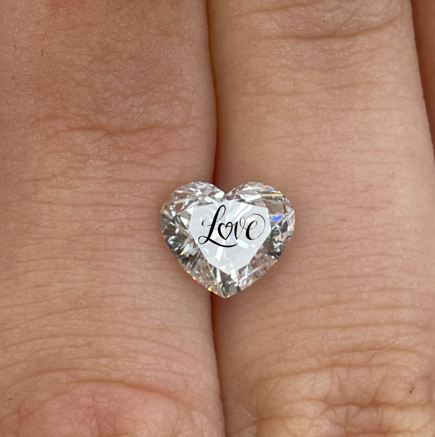 טבעת יהלום מעבדה לב חריטה Love