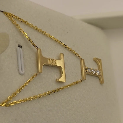 זוג שרשראות תליון אות באנגלית בשיבוץ יהלומי מעבדה זהב 14 קראט צהוב/לבן/רוז גולד