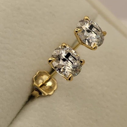 זוג עגילי אבן מוסונייט עגולים עם חריטת לייזר חי – זהב 14 קראט צהוב/לבן/רוז גולד – עגיל ייחודי עם מסר רוחני