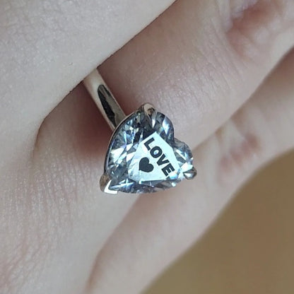 טבעת יהלום מעבדה לב חריטה LOVE לב - זהב 14 קראט צהוב/לבן/רוז גולד