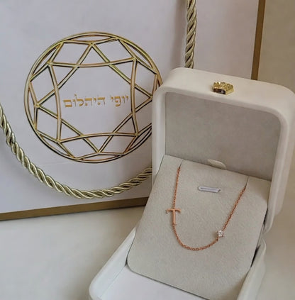שרשרת תליון אות באנגלית ותליון בשיבוץ יהלום מעבדה זהב 14 קראט צהוב/לבן/רוז גולד