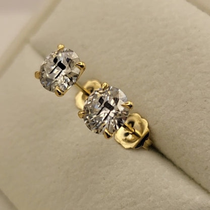 זוג עגילי אבן מוסונייט עגולים עם חריטת לייזר חי – זהב 14 קראט צהוב/לבן/רוז גולד – עגיל ייחודי עם מסר רוחני