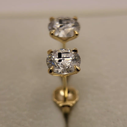 זוג עגילי אבן מוסונייט עגולים עם חריטת לייזר חי – זהב 14 קראט צהוב/לבן/רוז גולד – עגיל ייחודי עם מסר רוחני