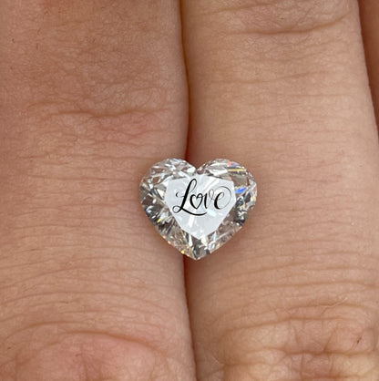 טבעת יהלום מעבדה לב חריטה Love