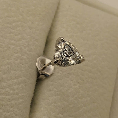 עגיל יהלום מעבדה לב עם חריטת לייזר לב Love – זהב 14 קראט צהוב/לבן/רוז גולד – עגיל ייחודי עם מסר אהוב