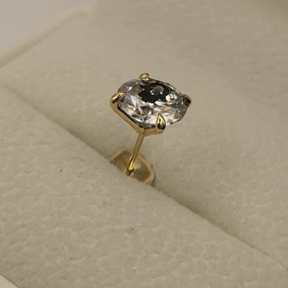 עגיל יהלום מעבדה עגול עם חריטת לייזר חמסה בחמסה – זהב 14 קראט צהוב/לבן/רוז גולד – עגיל ייחודי עם מסר רוחני