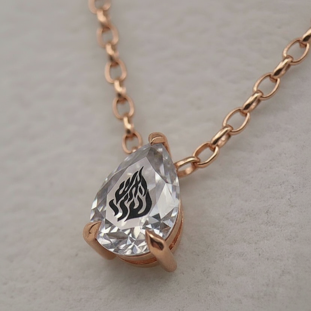 שרשרת יהלום מעבדה טיפה מרחפת עם חריטת לייזר האש שלי - זהב 14 קראט צהוב/לבן/רוז גולד