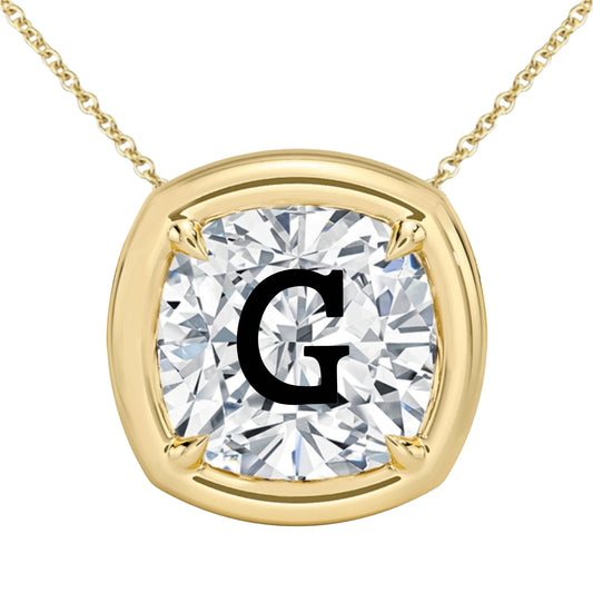 שרשרת יהלום מעבדה קושן מרחפת עם חריטת לייזר אות באנגלית - שיבוץ בזל ציפורני חתול זהב 14 קראט צהוב/לבן/רוז גולד