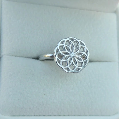 טבעת פרח החיים כסף 925 משובצת אבן מוסונייט עגולה - טבעת מנדלה פרח גיאומטרי בעיצוב מיוחד FLOWER OF LIFE RING